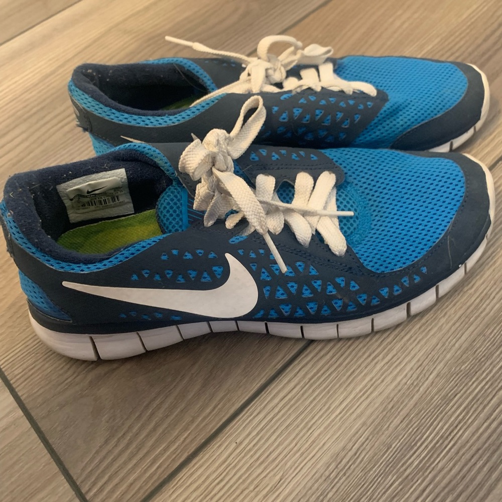 Nike Free Run men’s size 7 / women’s size 8.5